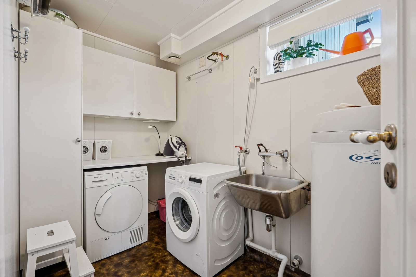 Vaskerom Galleribilde