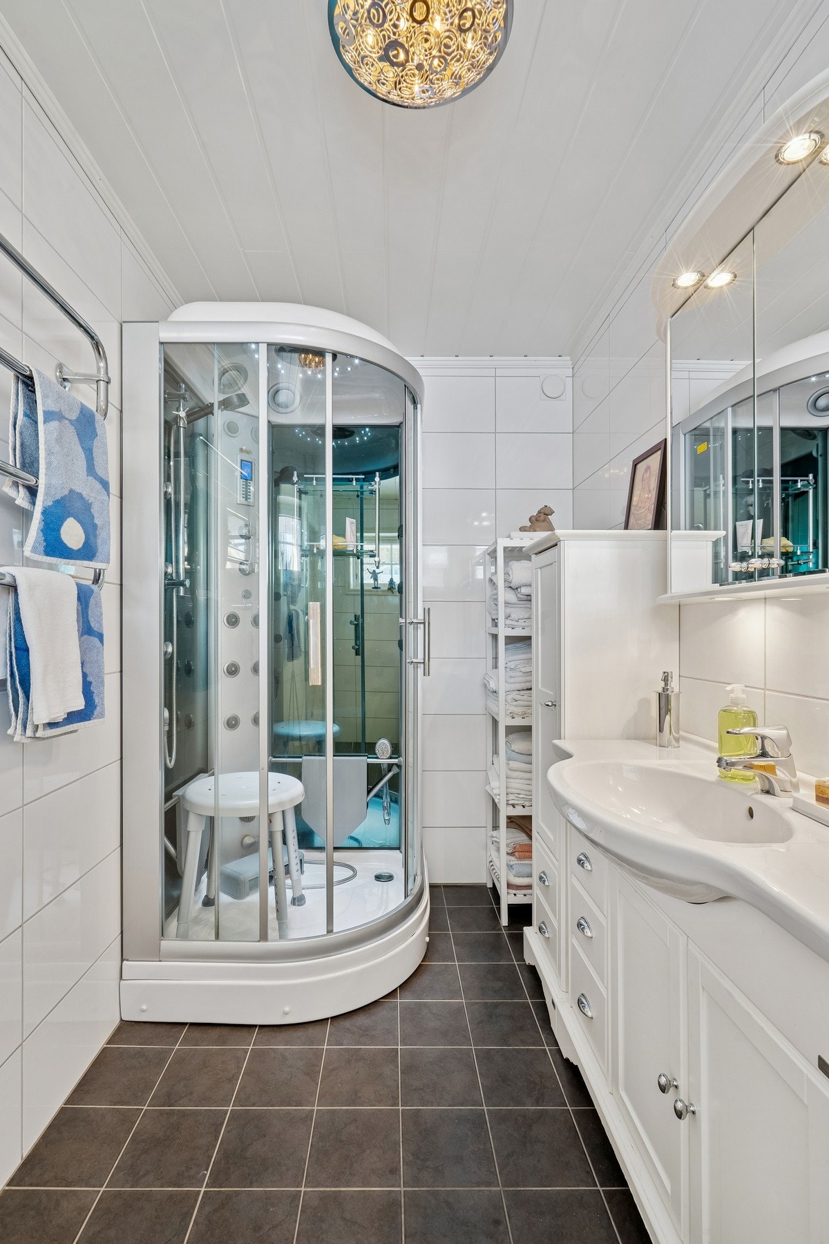 Pent oppusset bad Galleribilde