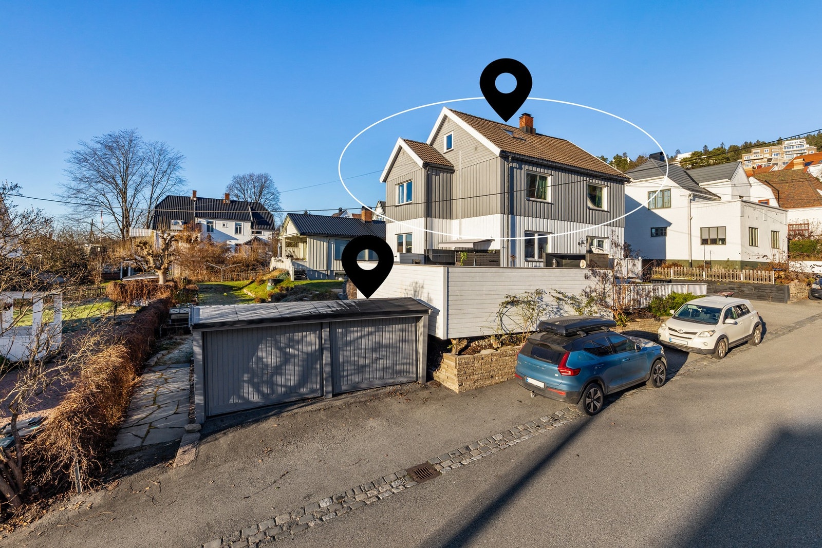 Boligen ligger i 2. og 3. etasje i en horisontaldelt tomannsbolig Galleribilde