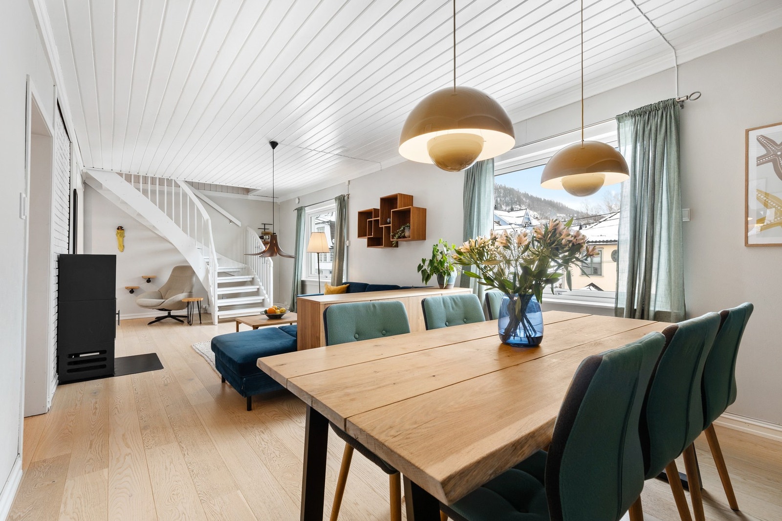 Ida Schjølberg v/ EIE eiendomsmegling ønsker velkommen! Galleribilde