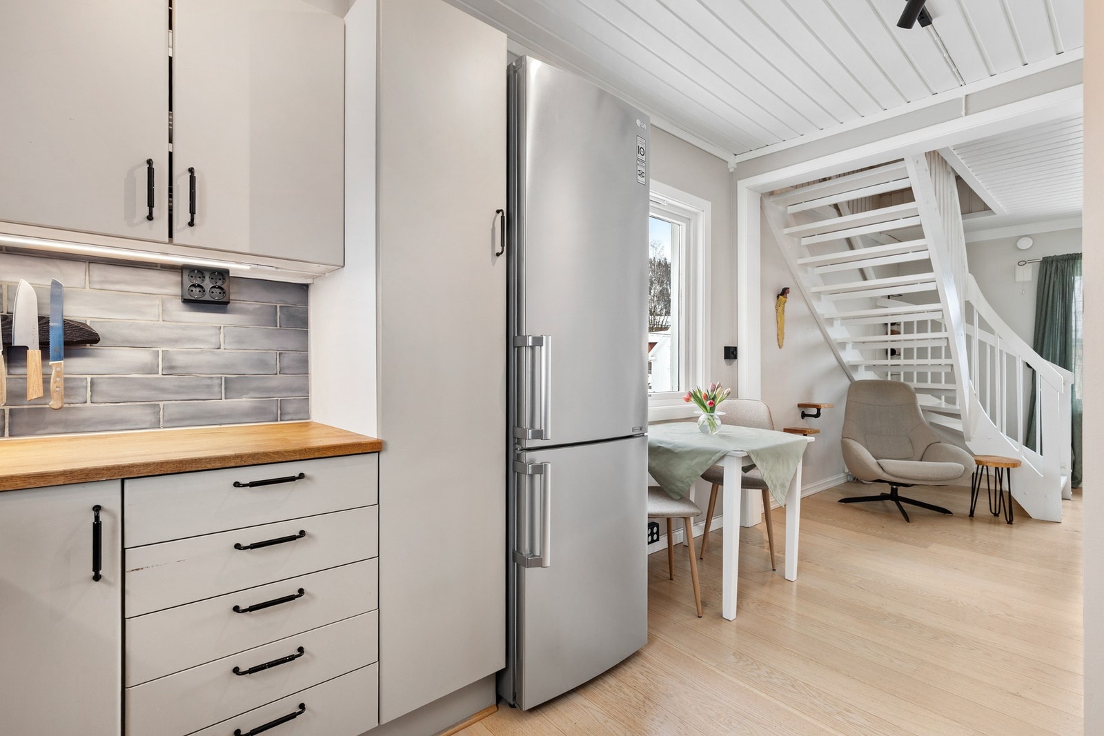 Avsatt plass til frittstående kjøl/fryseskap Galleribilde