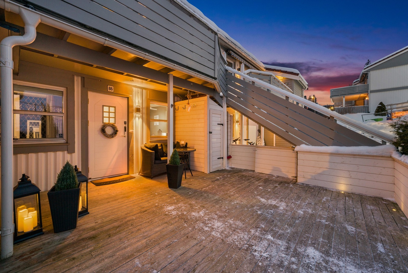 Inngangspartiet gir et fint førsteinntrykk, med god plass til å ønske både beboere og gjester velkommen. Galleribilde