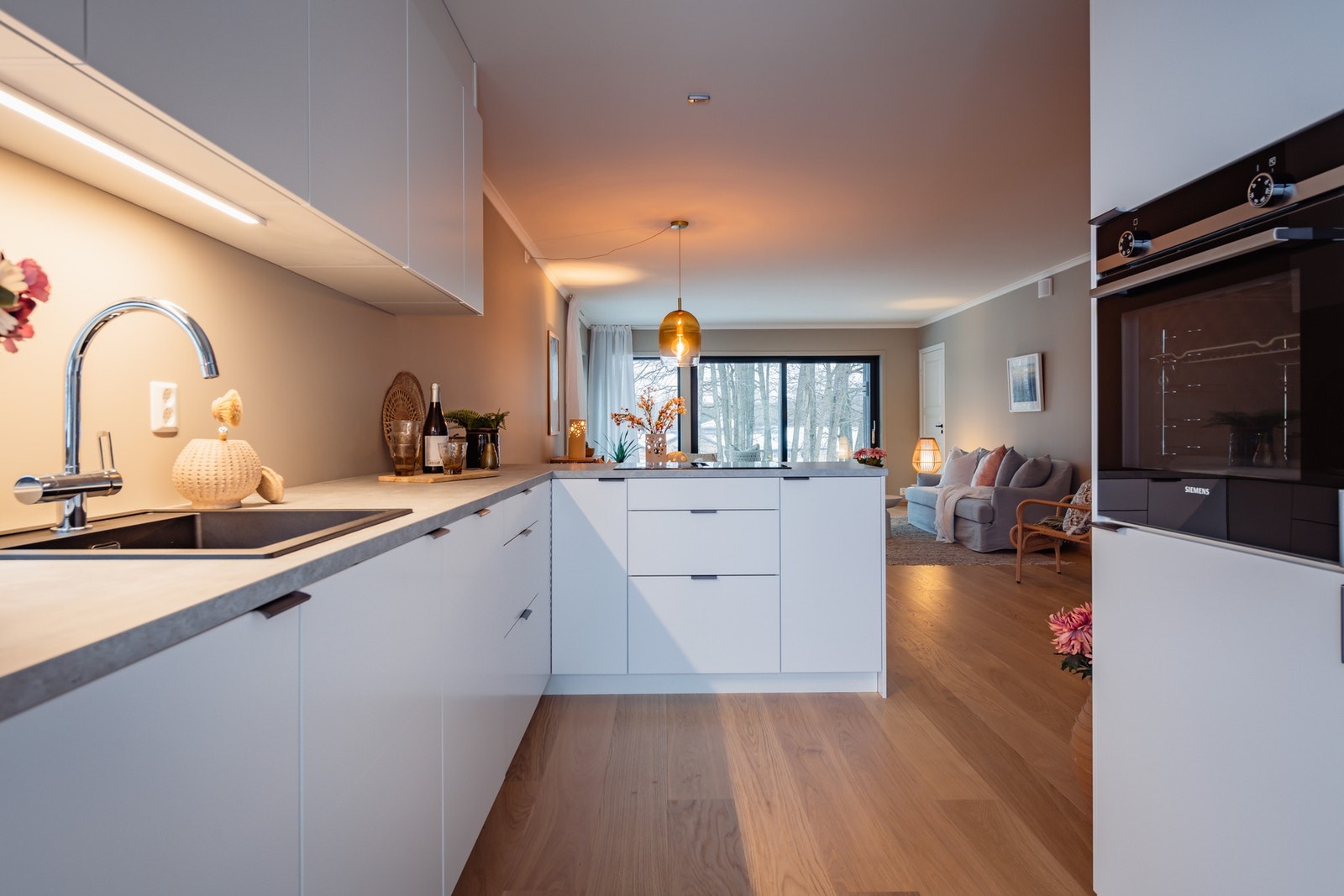 Lekkert kjøkken fra Drømmekjøkken med integrerte hvitevarer. Galleribilde