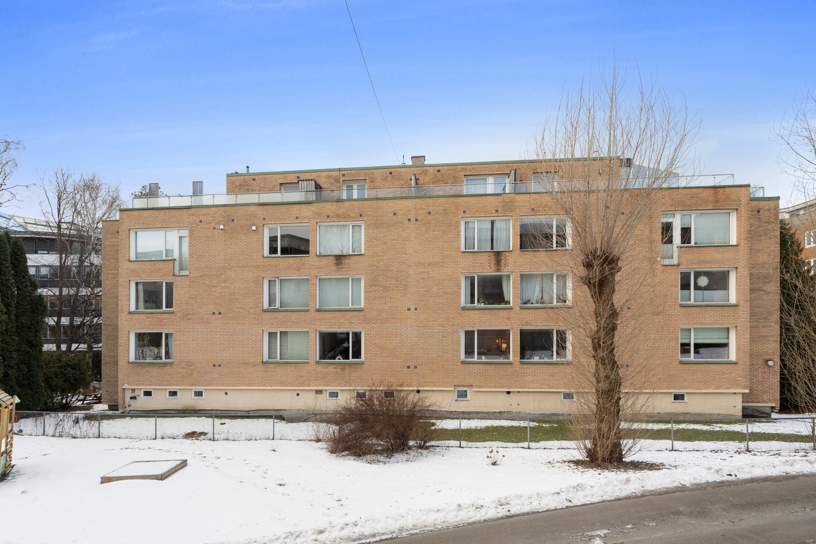 Leiligheten disponerer en ekstern bod på ca. 2 m². Det er også fellesvaskeri. Galleribilde