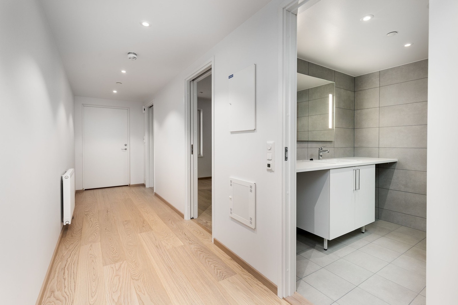 Entréen har god avsatt plass til kommode/skap etter ønske. Galleribilde