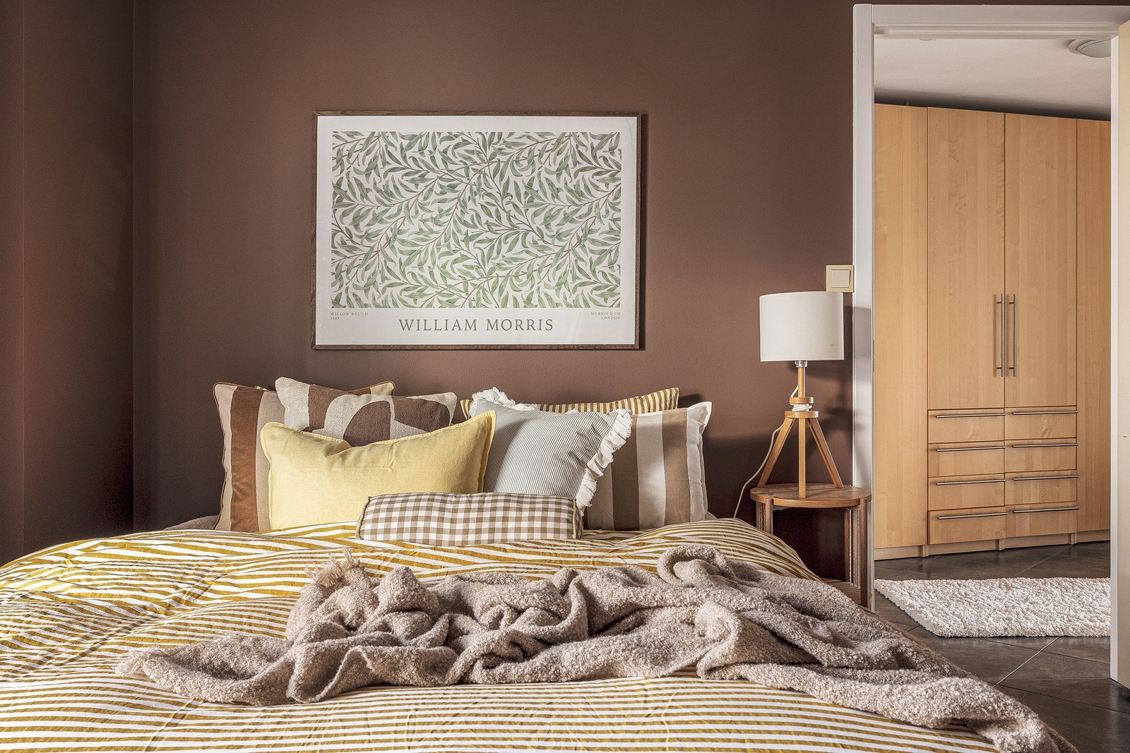 Soverommene ligger i hver sin ende av leiligheten, perfekt dersom man vil leie ut et rom. Galleribilde