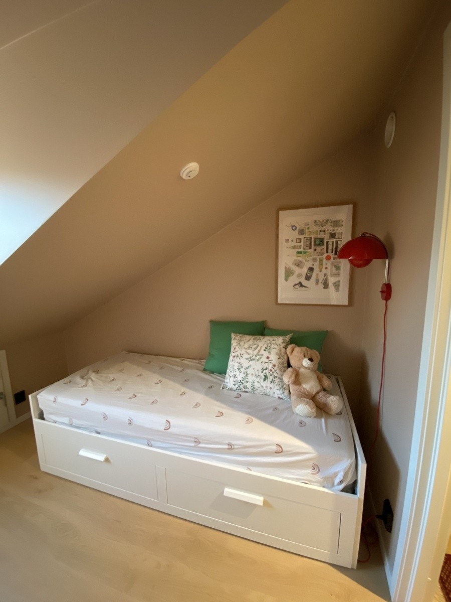 90cm seng som kan gjøres om til 180cm seng Galleribilde