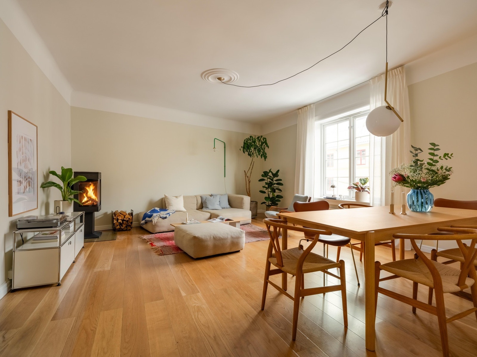 Vi starter i det som vil være ditt foretrukne oppholdsrom, nemlig den fine stuen. Galleribilde