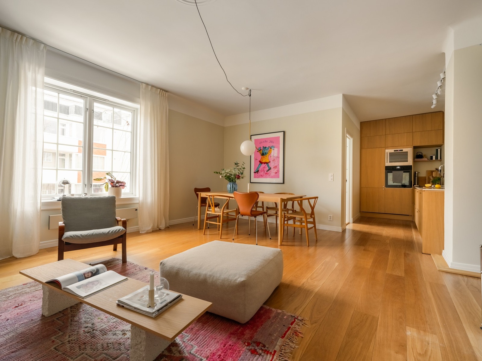 Velkommen til Stensgata 25A og denne unike 3-roms leiligheten! Foto: Alexander Granlie | @boliggram Galleribilde