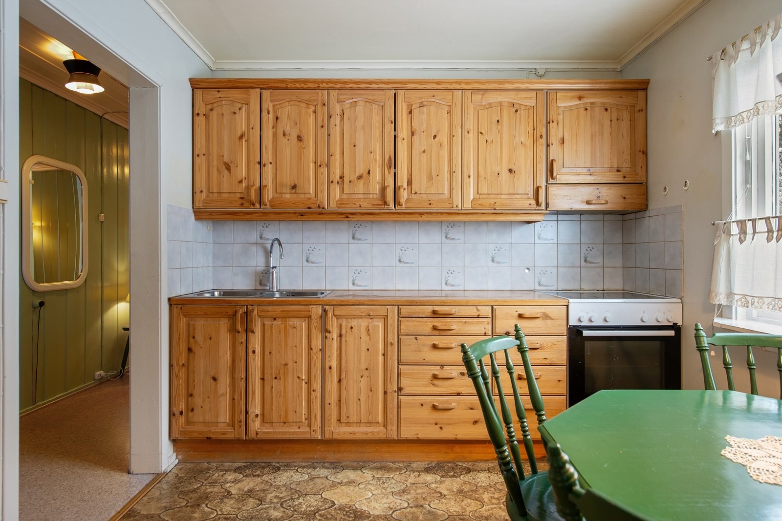 For økt sikkerhet er det installert en komfyrvakt i rommet. Galleribilde