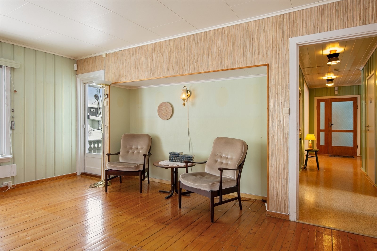 Stuen skaper et lunt og hyggelig samlingspunkt hvor du og besøkende kan nyte både avslappende og sosiale stunder. Galleribilde