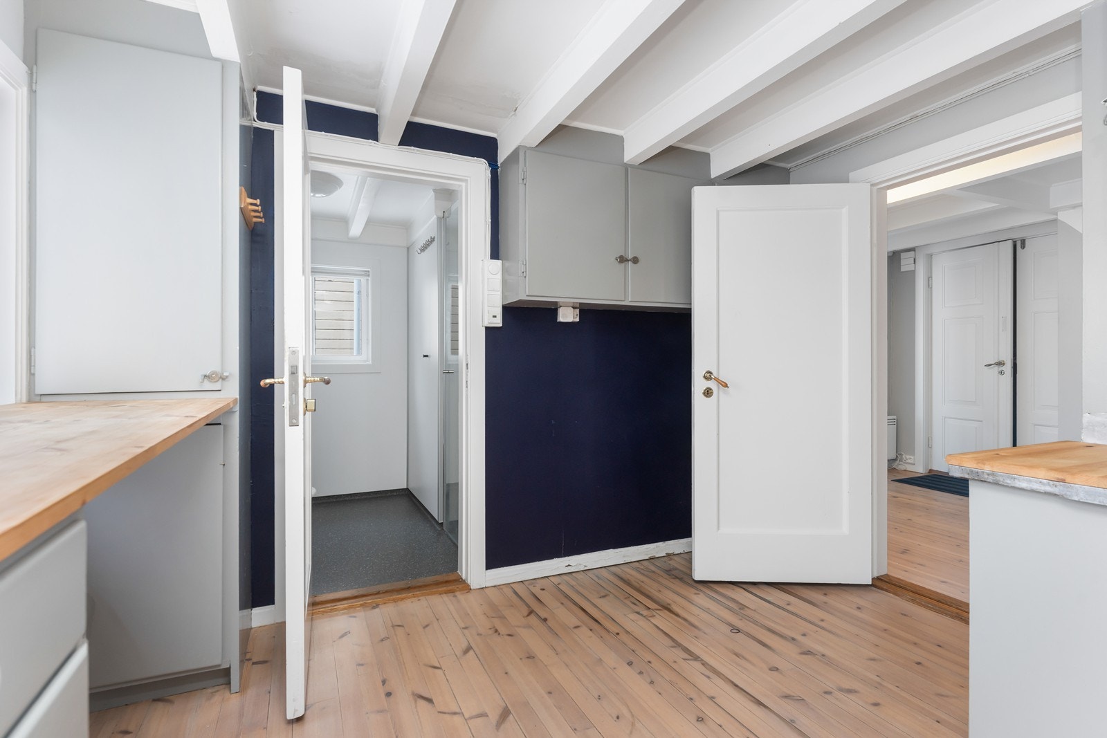 Vaskerom/grovkjøkken. Galleribilde