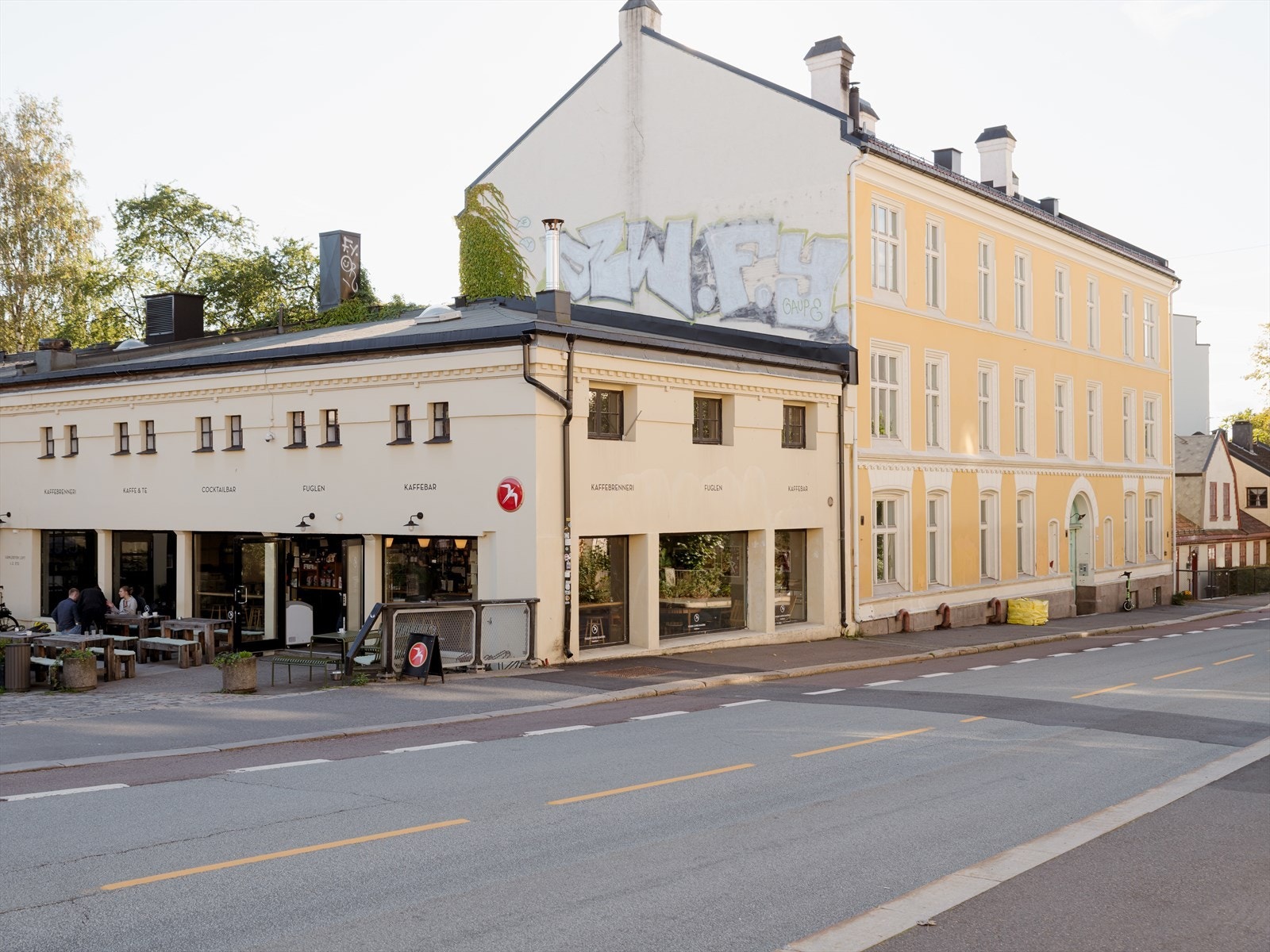 Fuglen i St.Halvards gate er en populær kaffebar som også har et godt utvalgt vin og coctails! Galleribilde