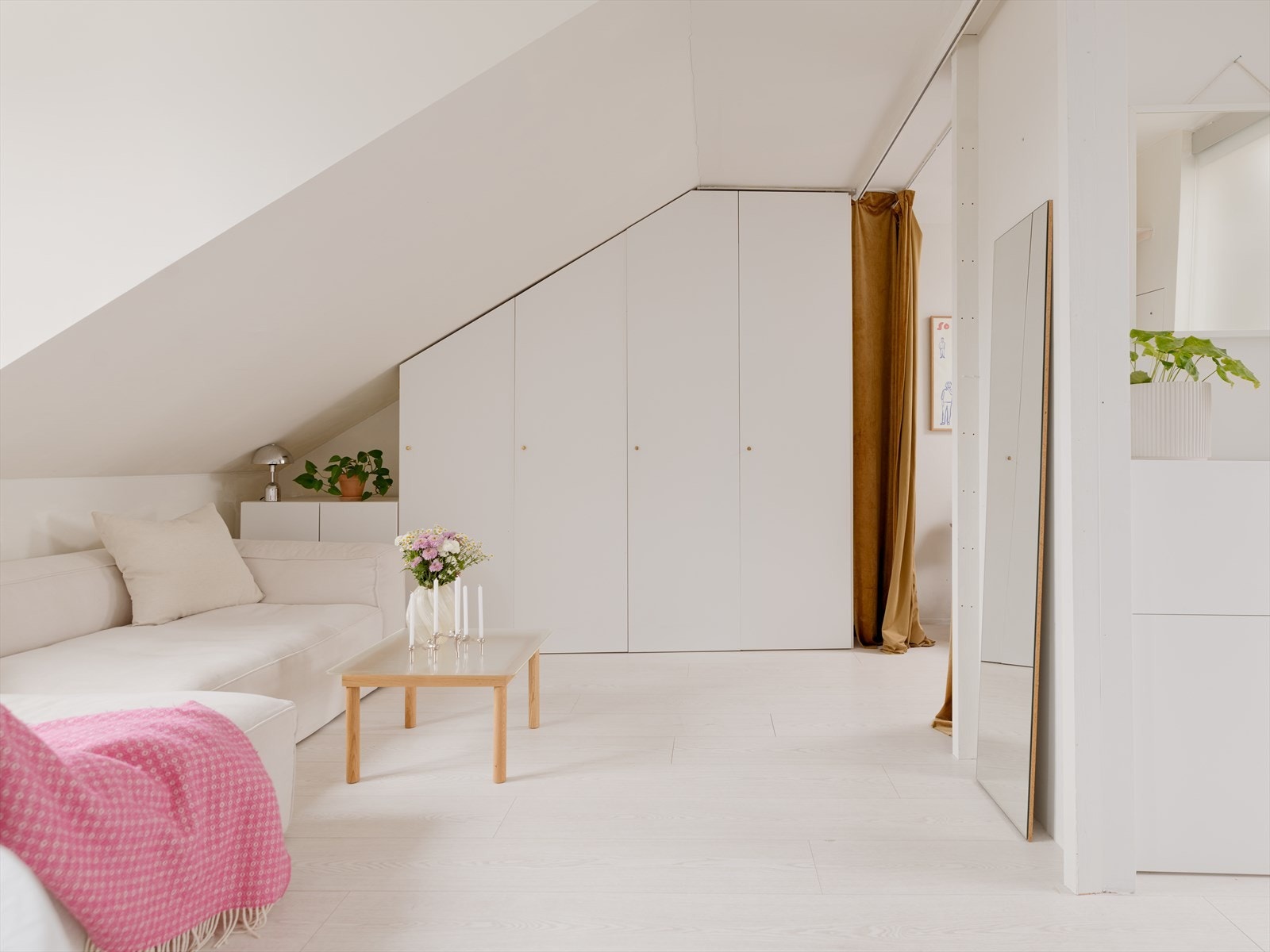 Leiligheten har en rekke smarte, plassbygde løsninger - her er arealene optimalt utnyttet. Galleribilde