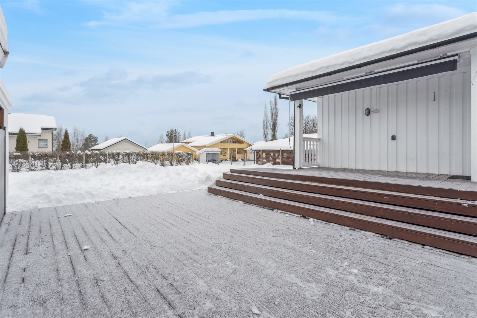 Den store terrassen gir mange muligheter for å nyte utelivet gjennom flere sesonger. Galleribilde