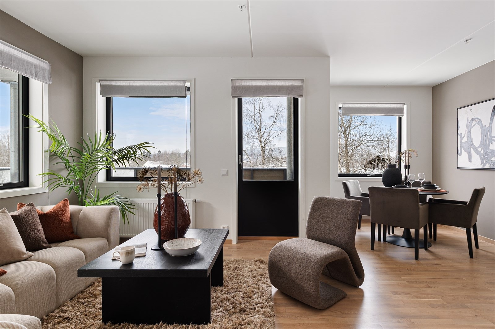 Aktiv eiendomsmegling v/Lise Blomberg har gleden av å presentere Nannestadvegen 528! Sentralt beliggende og med parkering i kjeller. Galleribilde