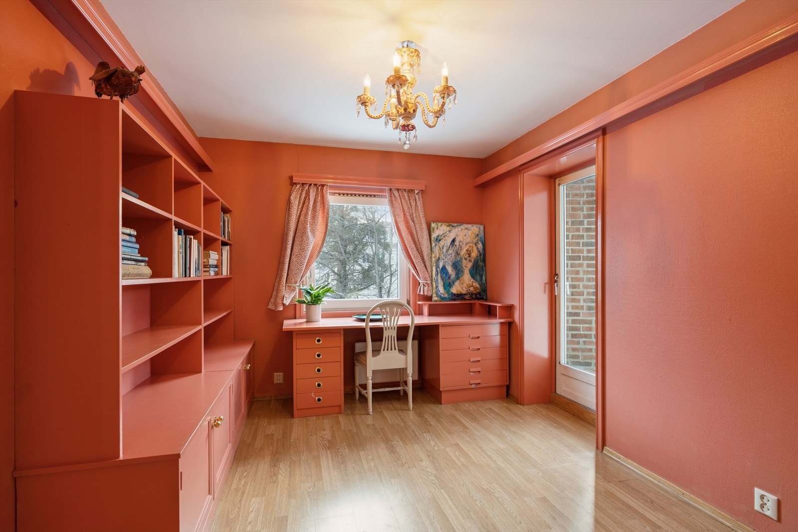 Soverom nr 2, med utgang til verandaen. Galleribilde