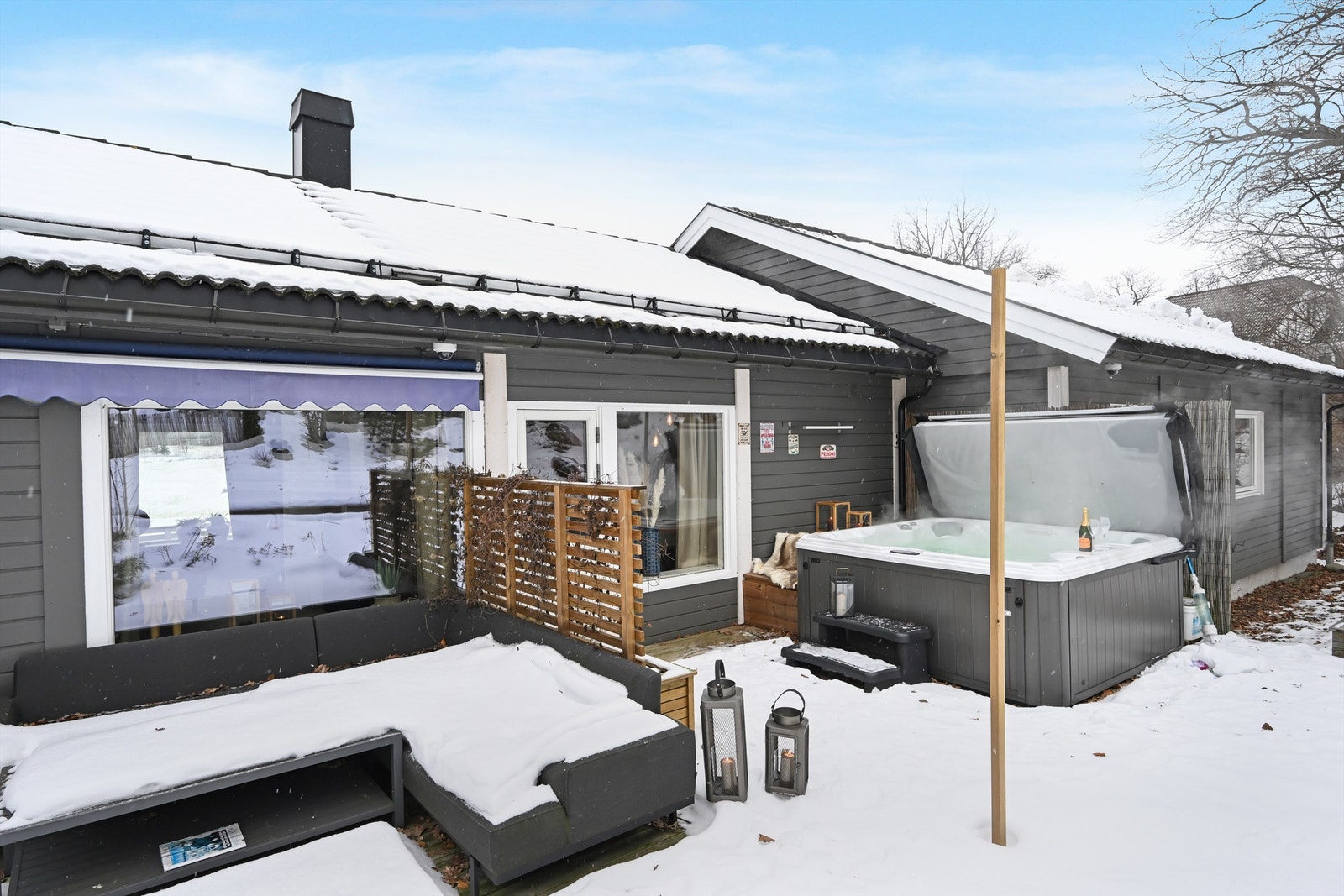 Deilige uteplasser! Terrassen her er helt ny! Galleribilde