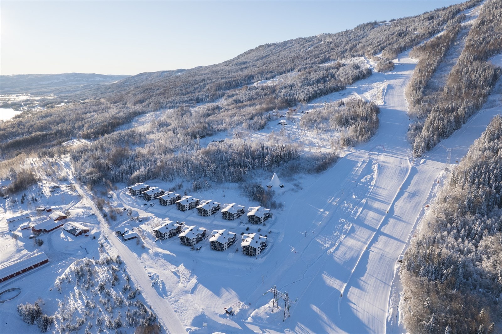 Hytta ligger noen minutter unna Norefri alpinanlegg Galleribilde