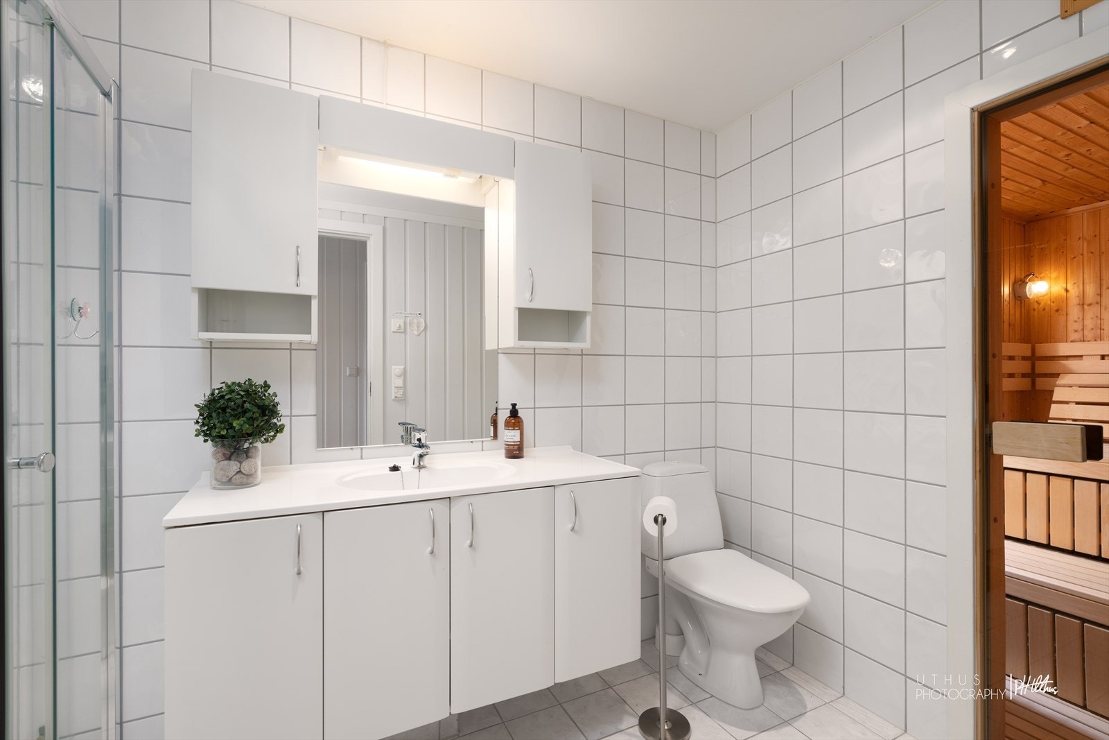 Bad med god skapplass Galleribilde