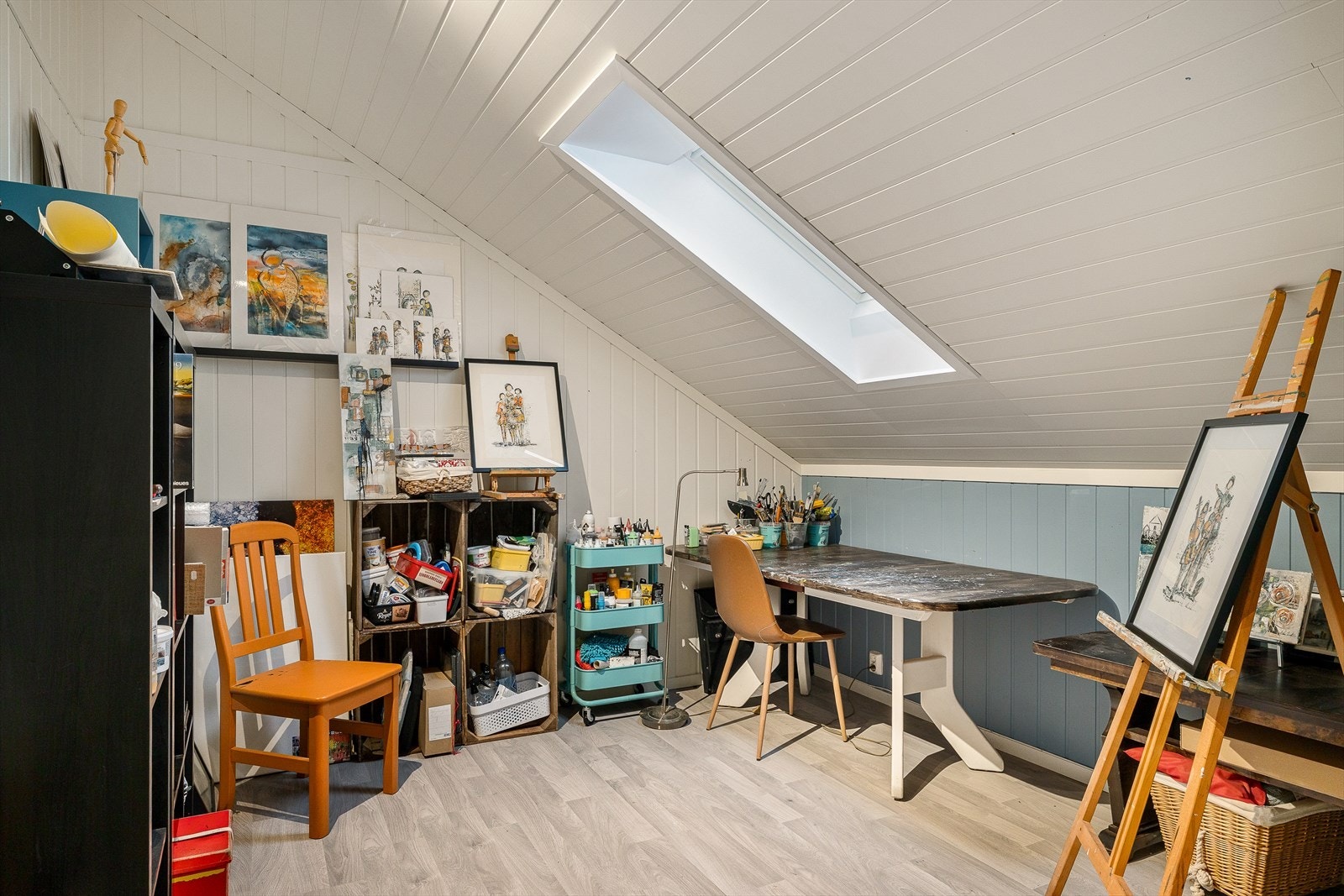 I 3.etg. er det 2 disponible rom med mange bruksmulighter. Atelier, Kontor, Hobbyrom. Mulighetene er mange! Galleribilde