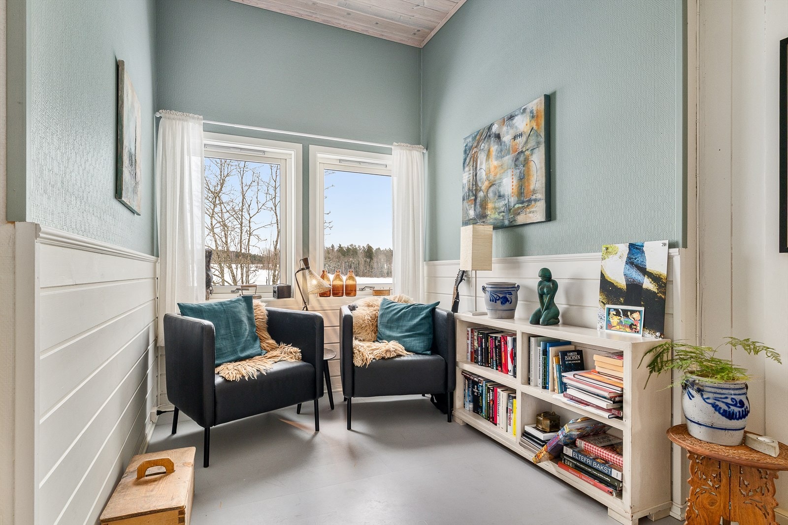 Koselig "repos" med mange bruksmuligheter. Hjemmekontor? Galleribilde