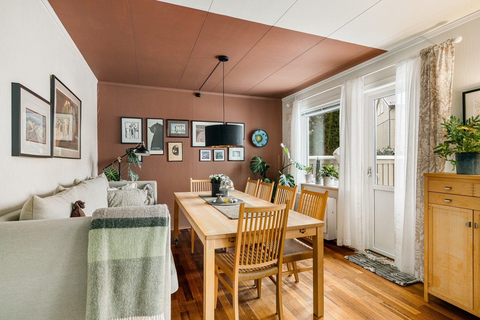 Her kan du invitere familie og venner til hyggelige middager Galleribilde