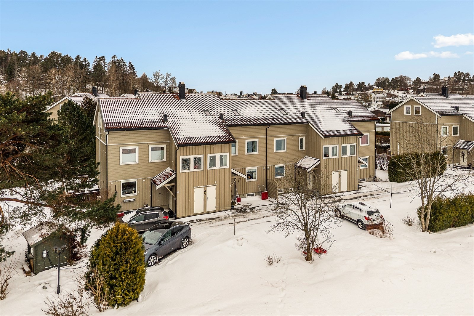 Et stort rekkehus med plass til en storfamilie. Galleribilde