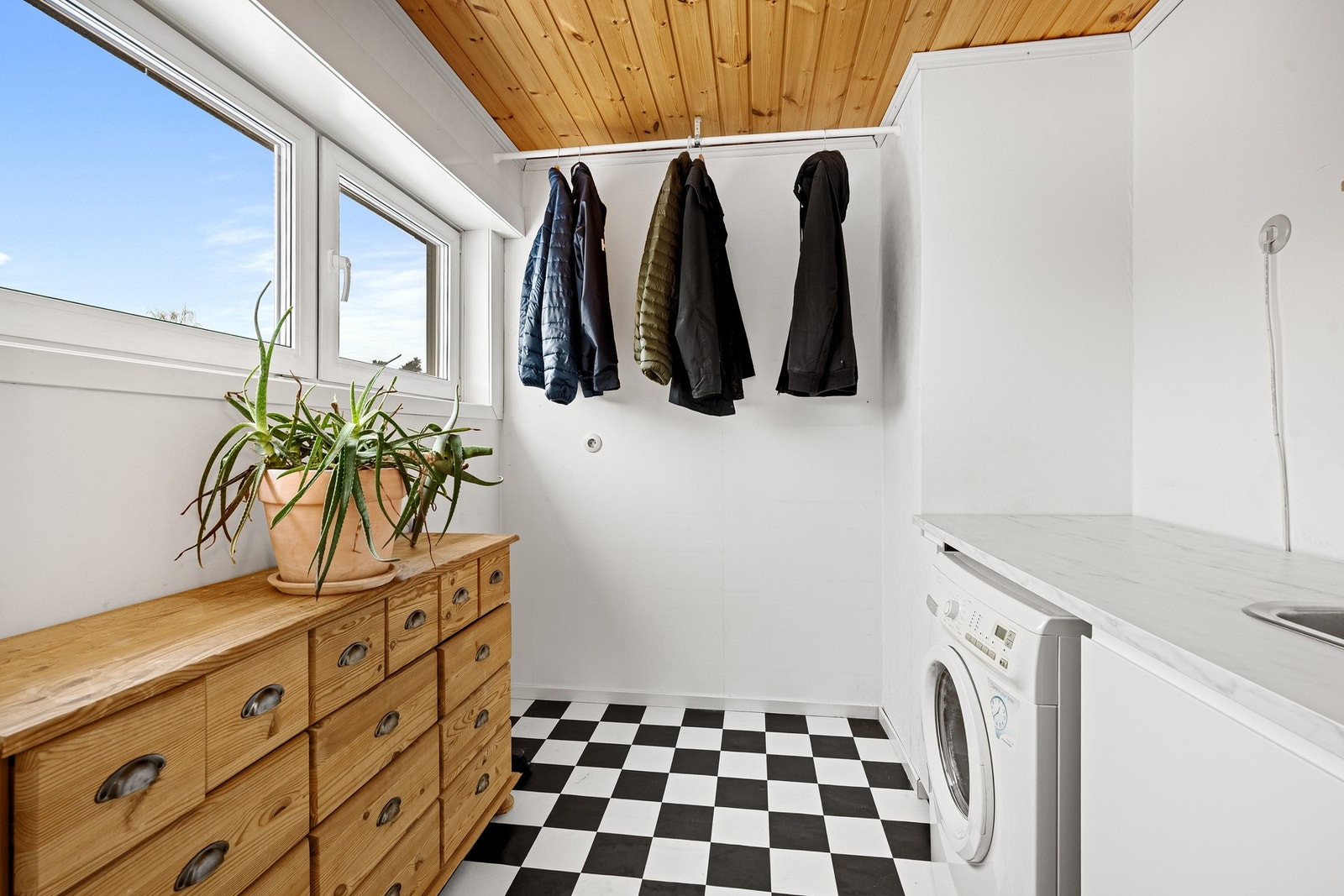 Vaskerommet ligger innenfor kjøkkenet Galleribilde