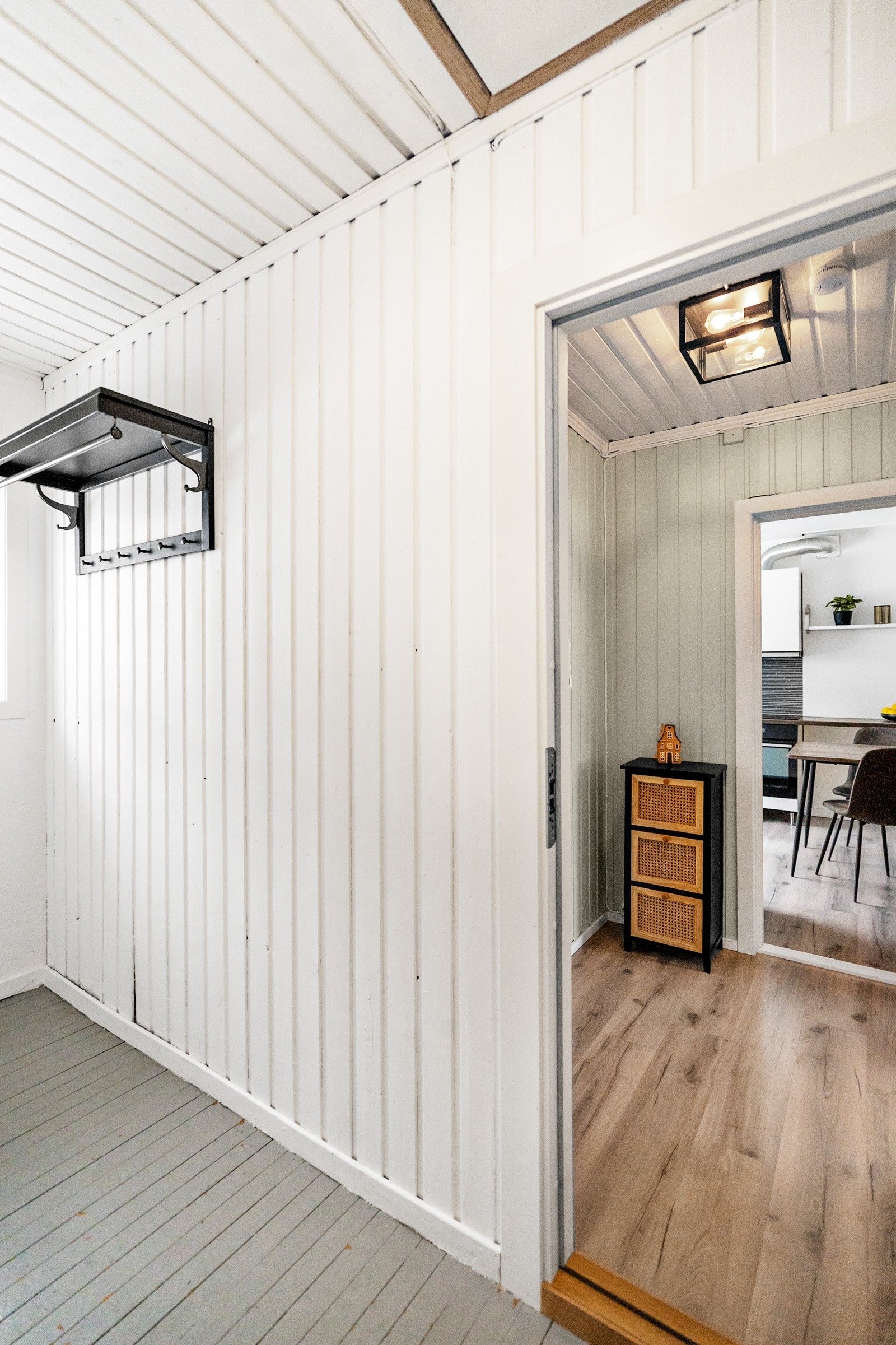 Gang. Ny ytterdør ble byttet i regi av borettslaget i 2024. Galleribilde