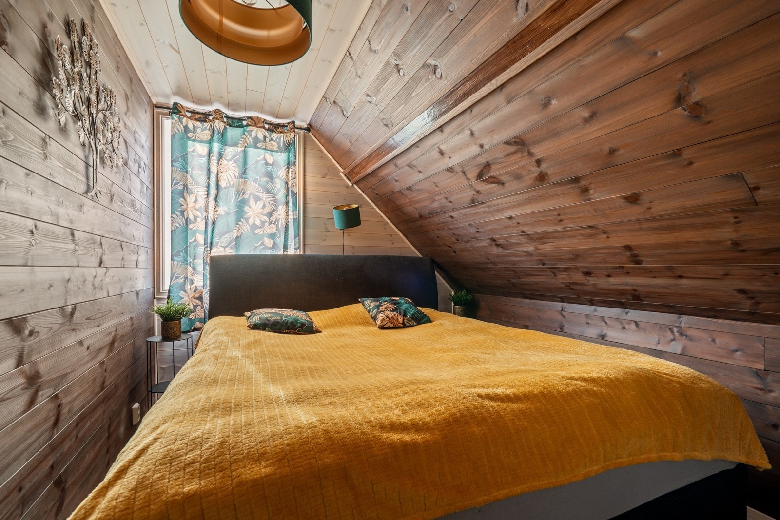 Soverom 4, innredet i lune farger (ikke godkjent ref. pkt. ferdigattest.). Galleribilde