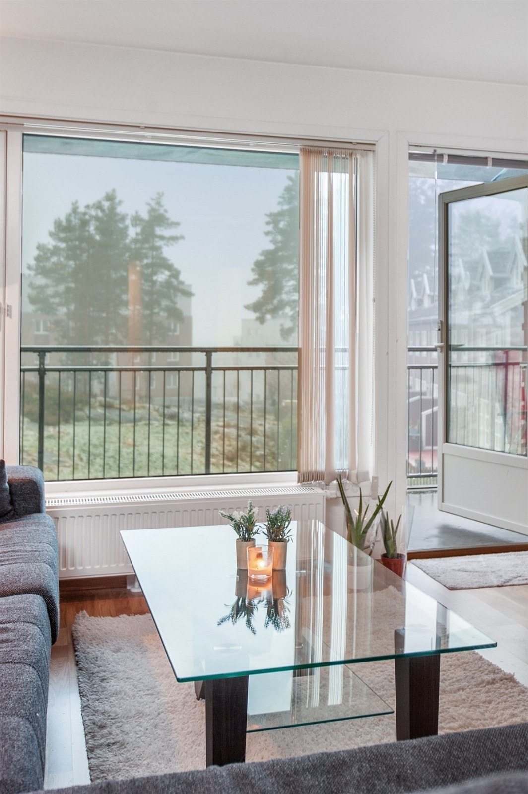 Naturskjønne og grønne omgivelser gir svært hyggelige utsyn fra leiligheten. Galleribilde