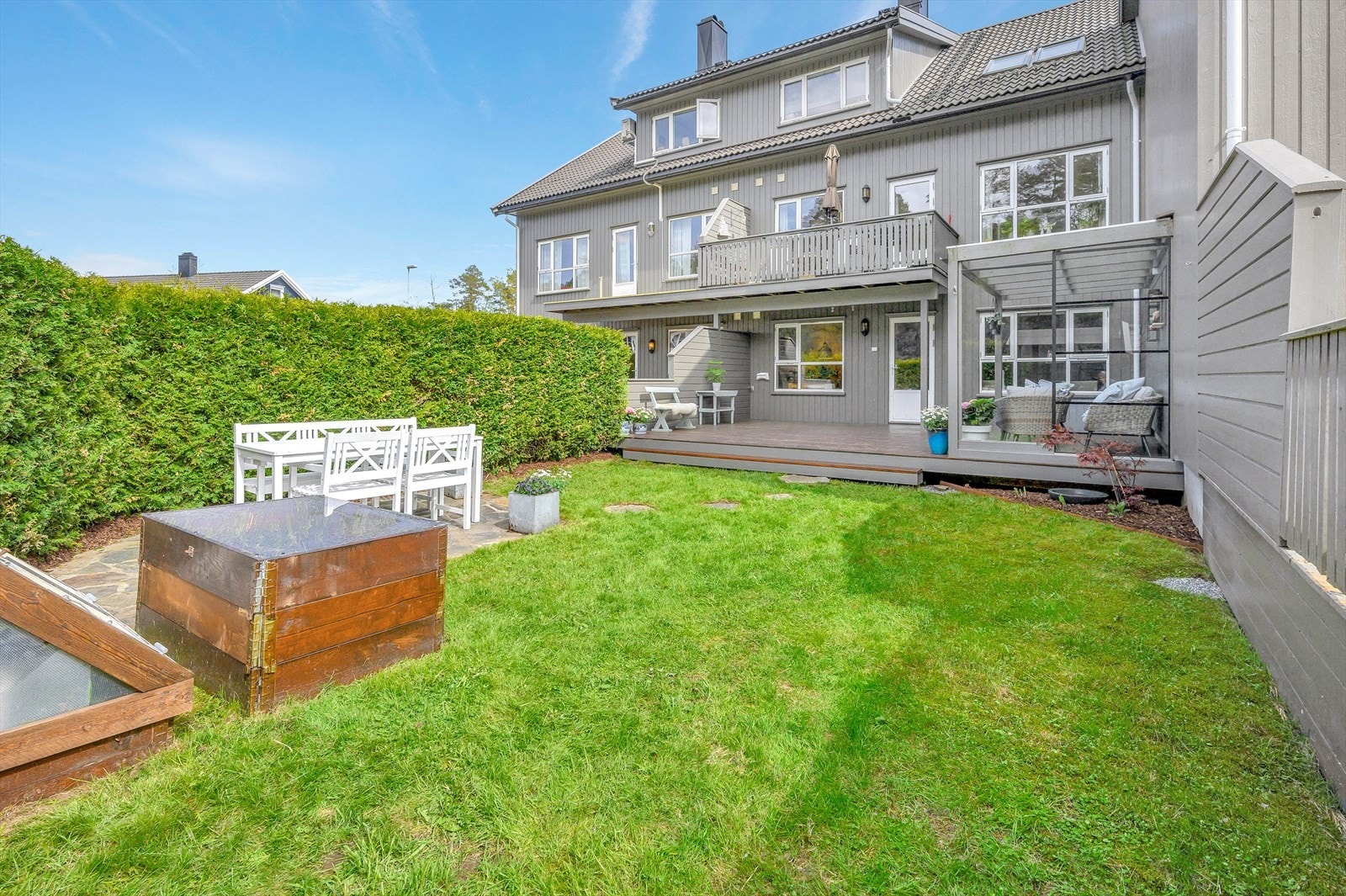 Bilder uten snø av uteplass er fra tidligere annonse Galleribilde