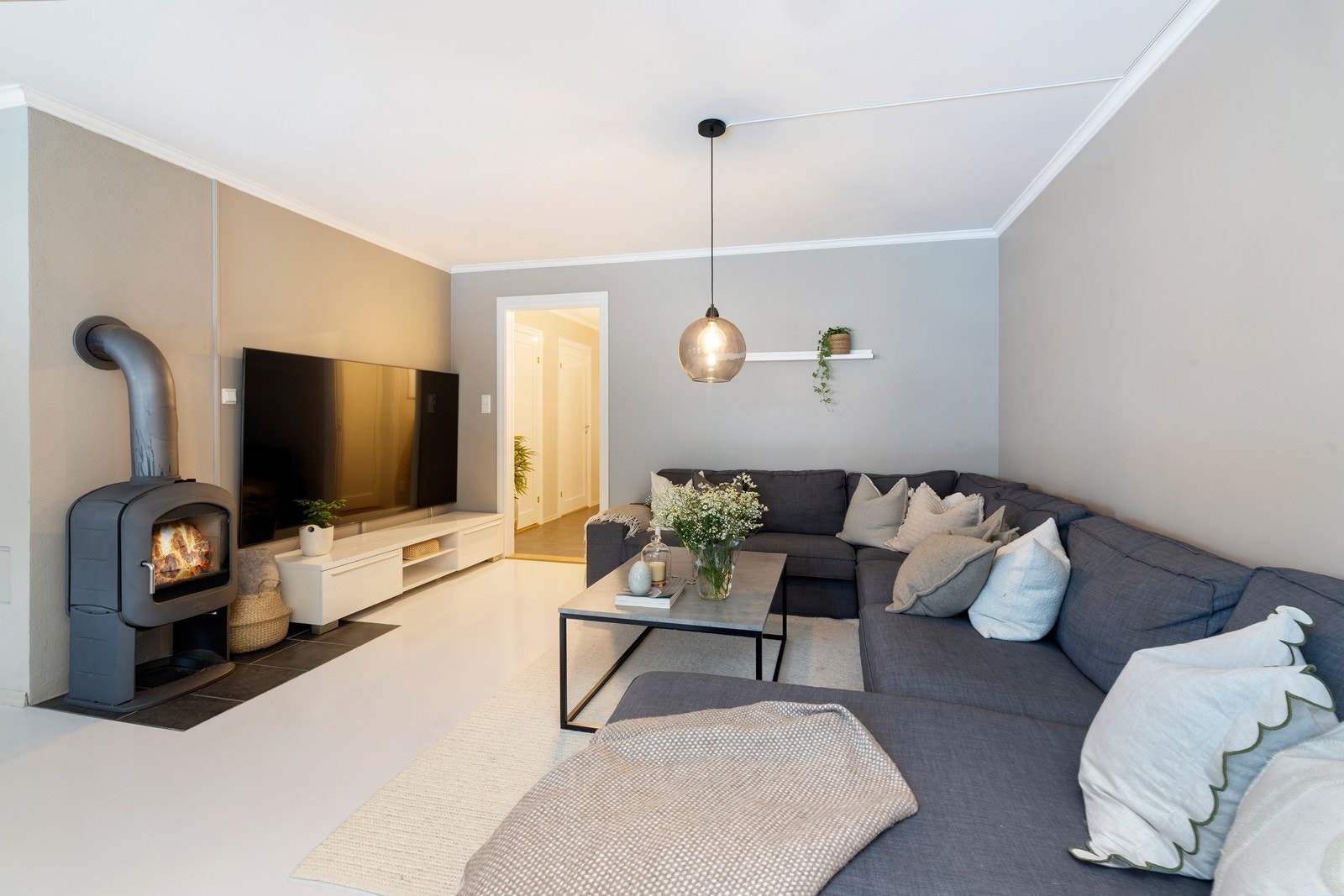 Peisen sørger for god varme og hygge på kaldere dager Galleribilde