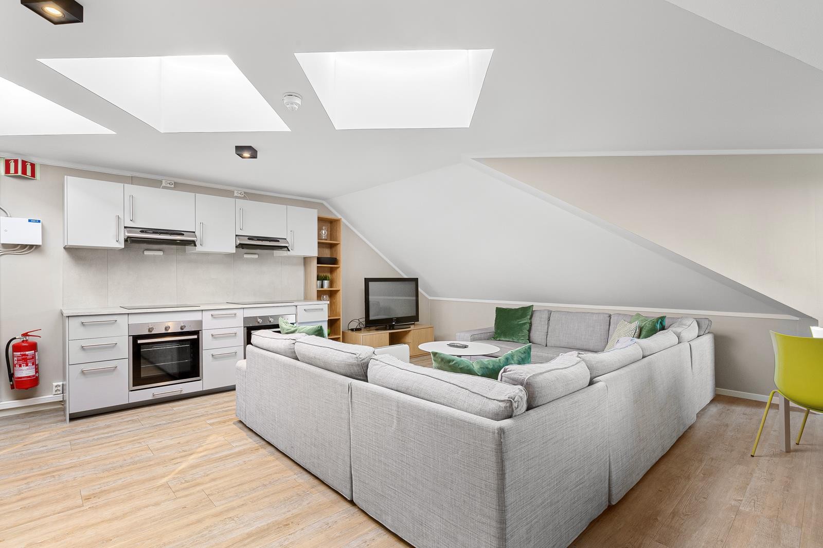 Det utføres profesjonelt renhold på kjøkken i alle ukedager Galleribilde