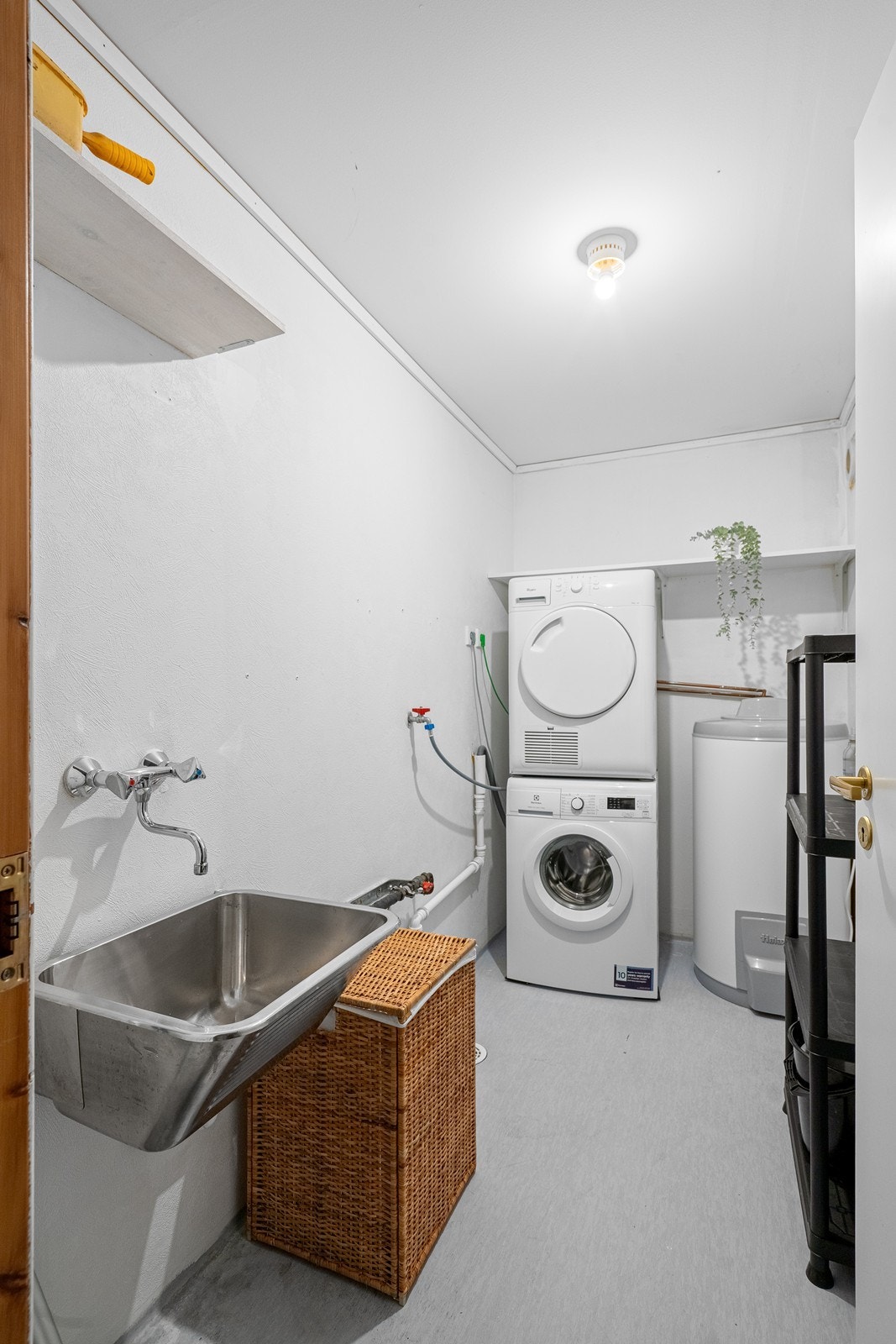 Vaskerom Galleribilde