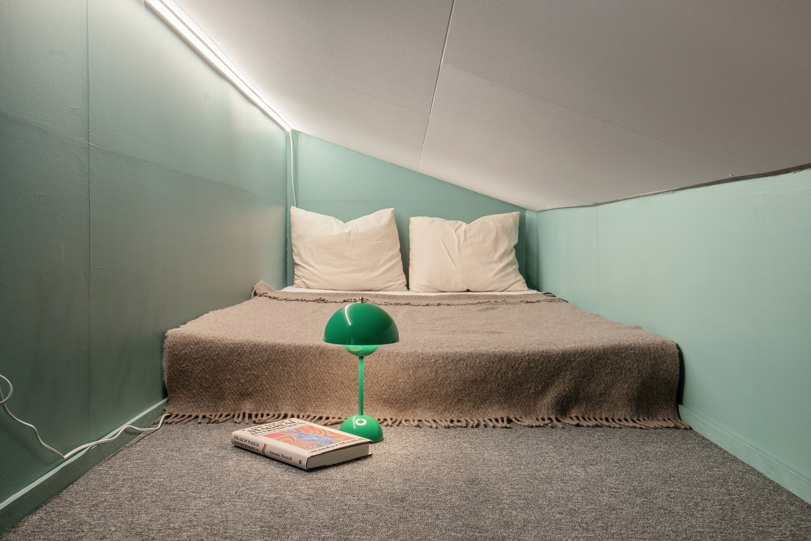 Hemsens lune ekstrasone gir hjemmet både særpreg og fleksibilitet - perfekt som lesekrok eller lagring. Galleribilde