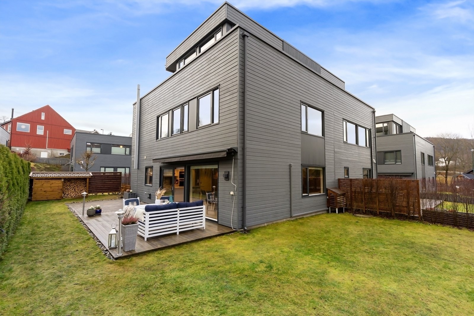 Velkommen til Hukenbekken 14 - Presentert av Odd Andre Engh hos Aktiv Asker. Galleribilde