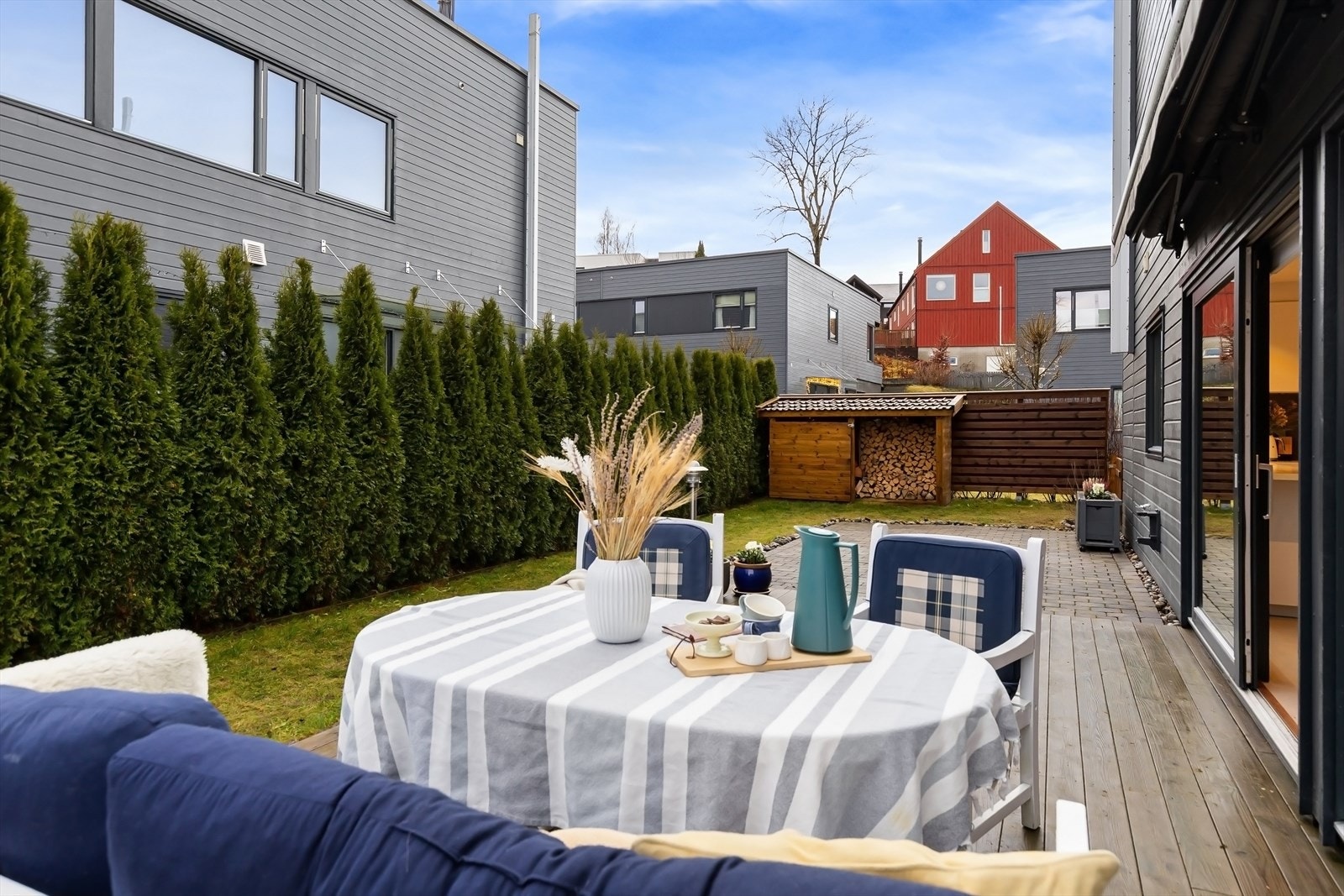 Terrassen er sørvendt. Galleribilde