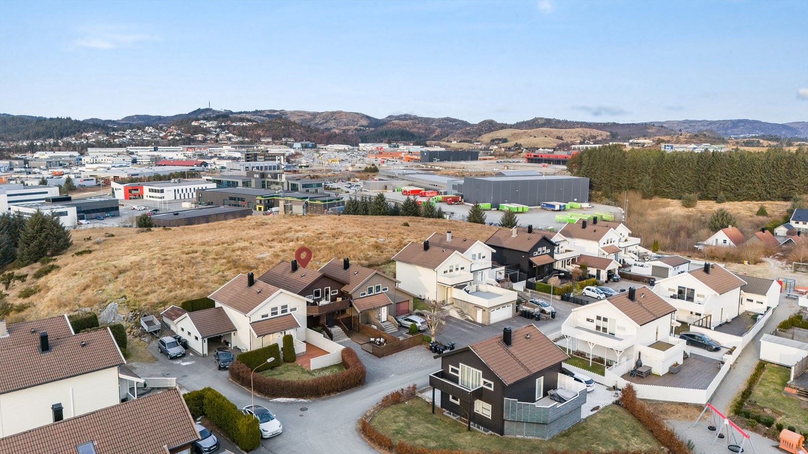 Kort vei til kjøpesenteret Alti Amanda hvor du finner et utvidet butikk - og servicetilbud. Galleribilde