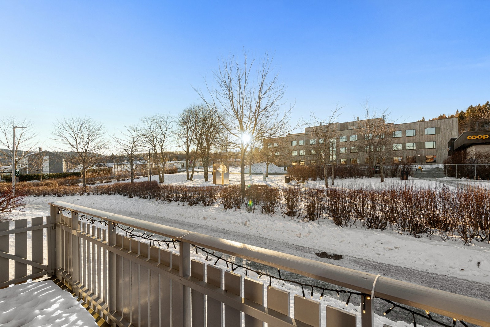 Fint utsyn mot grøntområde/park. Galleribilde