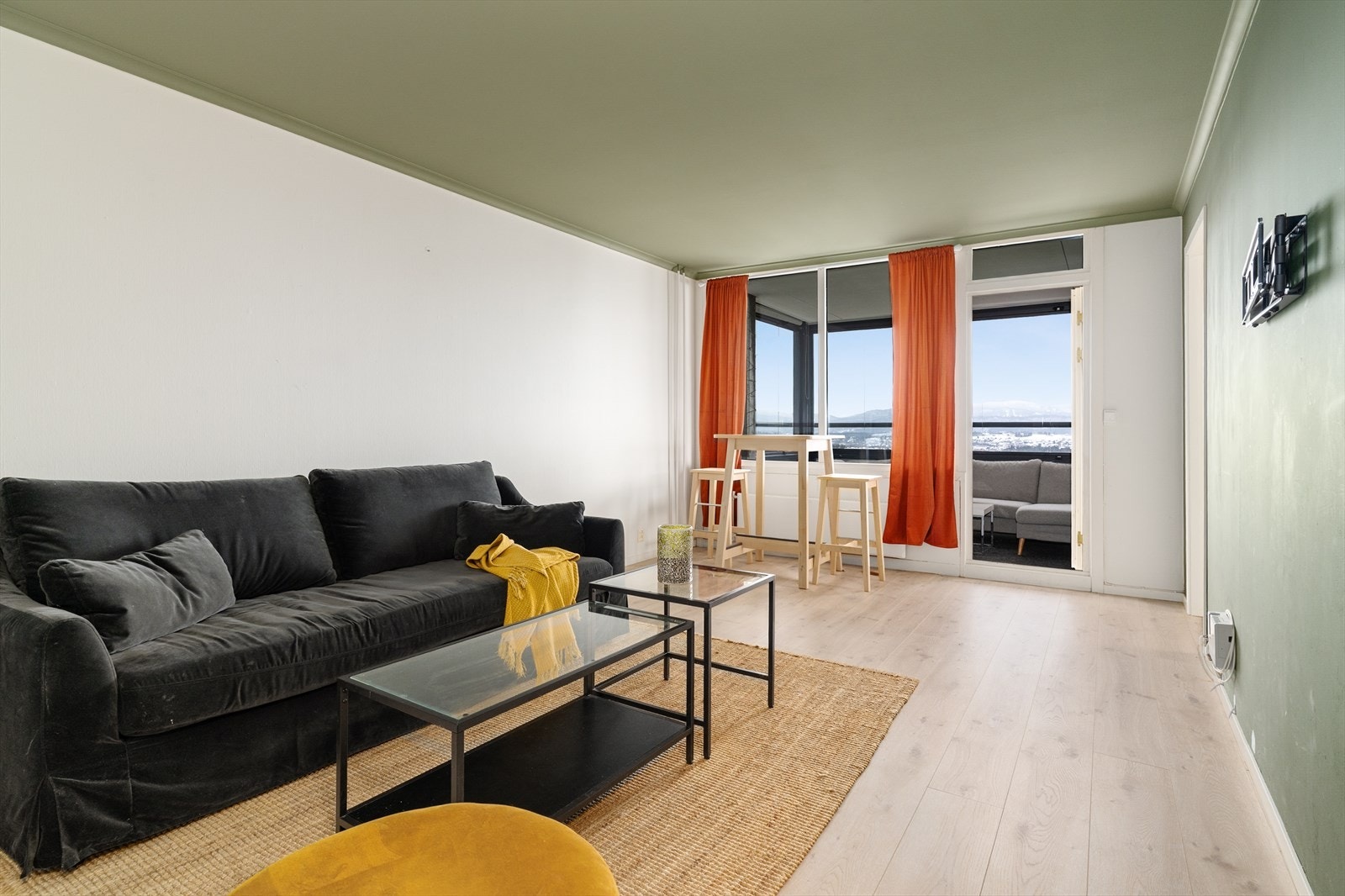 EiendomsMegler1 v/Carina Myhre presenterer Klyveåsen 9 - Fin, arealeffektiv 2-roms beliggende høyt og fritt til i 11. etasje på Klyveåsen i Skien!
Foto: Inbovi. Galleribilde