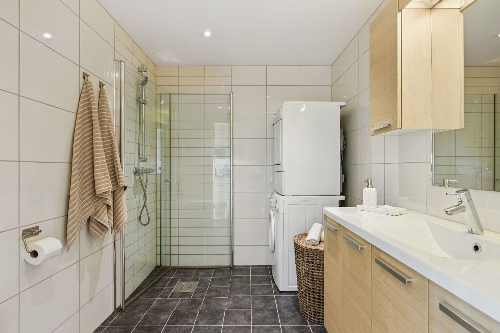 I likhet med resten av leiligheten har badet fått tilstandsgrad 1 av takstmann. Galleribilde