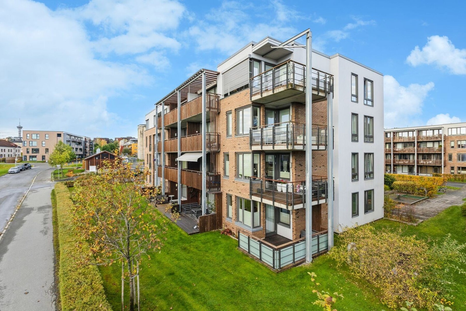 Sentral beliggenhet med dagligvarer, kollektiv transport, og flere servicesteder som blant annet Sirkus shopping innen kort avstand. Galleribilde