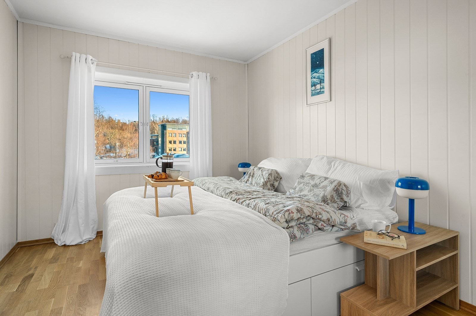 Soverommet er oppmålt til 13,5 m². Galleribilde