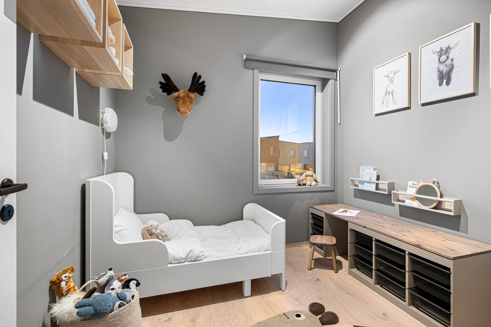 Soverom 2 er på 7,6m². Galleribilde