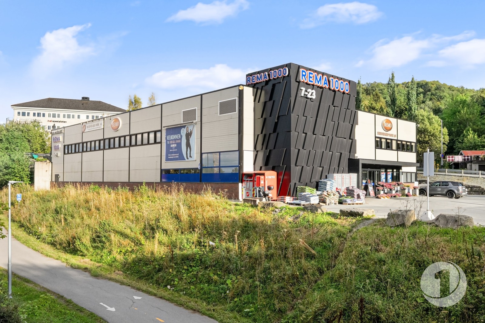 Alternativt så har man Rema1000 Vikelvfaret (ca. 1,8km unna). Galleribilde