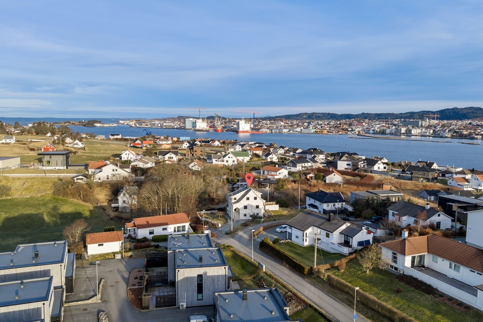 Eiendomsmegler 1 v/ Morten Karlsen presenterer Stølsvegen 2 - Foto Vestbris Galleribilde