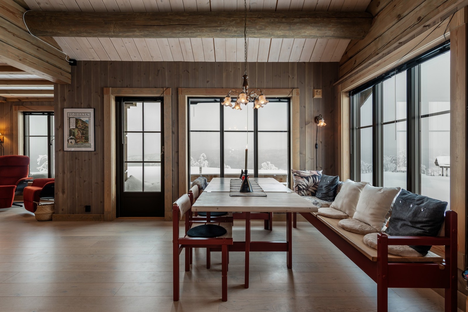 Her serveres alle måltider med utsikt Galleribilde