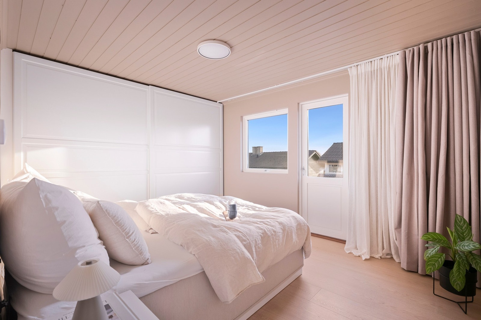 Fra hovedsoverommet har du dør ut til balkongen. Galleribilde